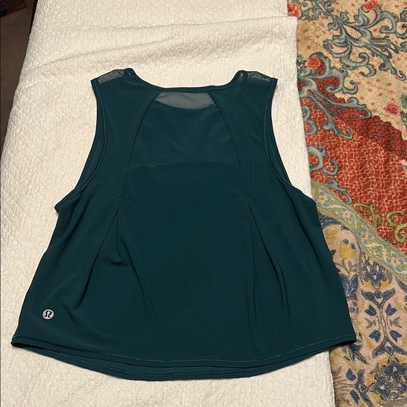 Lululemon Athletica Green Sleeveless Crop Muscle Tee - Picture 2 of 3